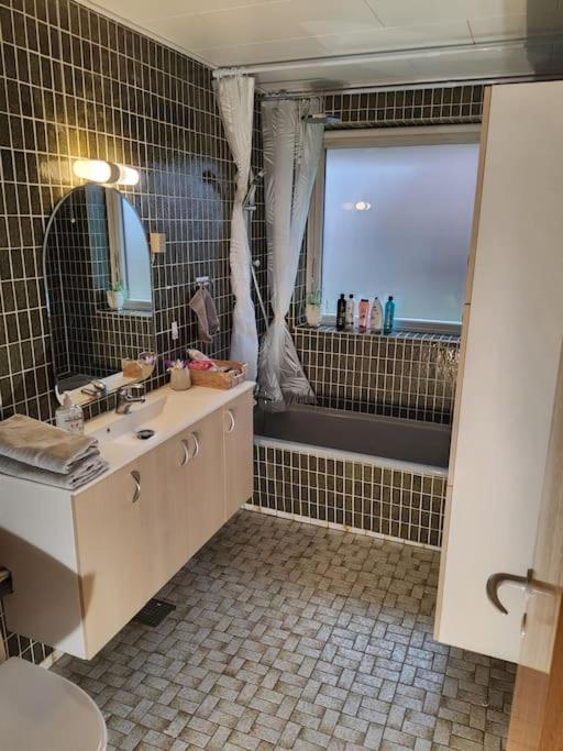 Family Friendly Apt B, 900M To Lego House, Parking, Legoland, Lalandia Billund Dış mekan fotoğraf
